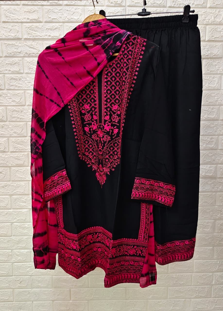 Nooraé Embroidered Cotton Suit Set
