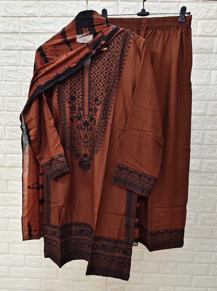 Nooraé Embroidered Cotton Suit Set