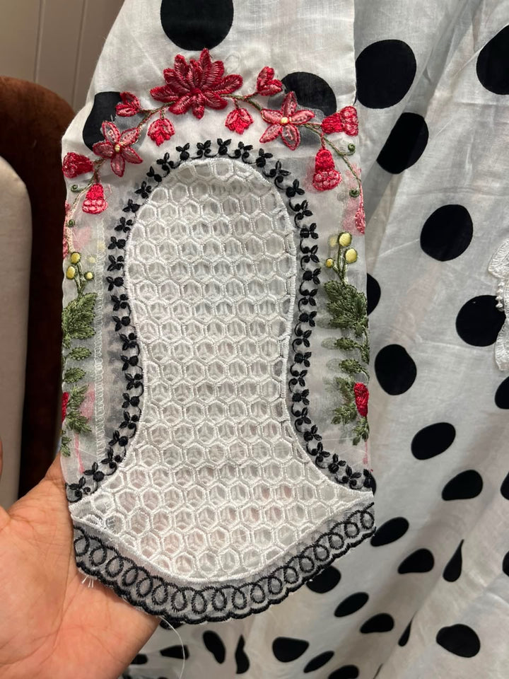 Nooraé Polka Bloom Ensemble